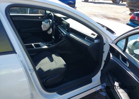 2023 Kia K5 Lxs z USA, uszkodzony, nr VIN 5XXG14J2XPG220175